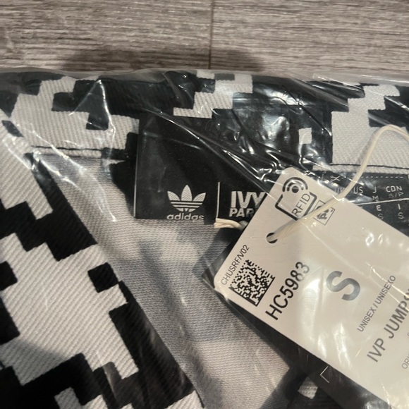 Sold Out Adidas/Ivy Park black and white jumpsuit. Size Small - Picture 8 of 8